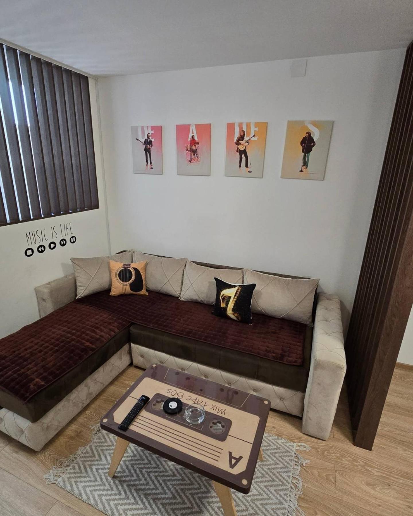 Apartman Muzika Ягодина Экстерьер фото